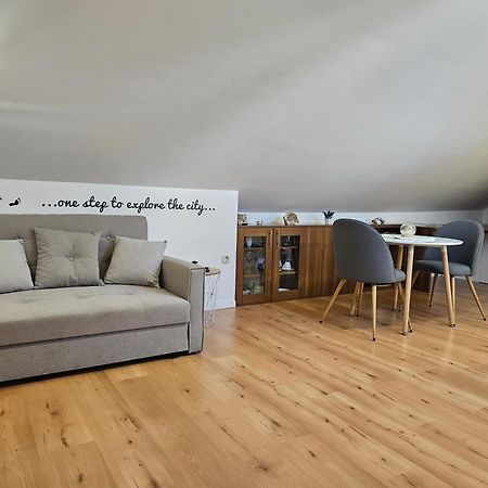 Lovely Attic Apartman-Melani Ζαντάρ Εξωτερικό φωτογραφία