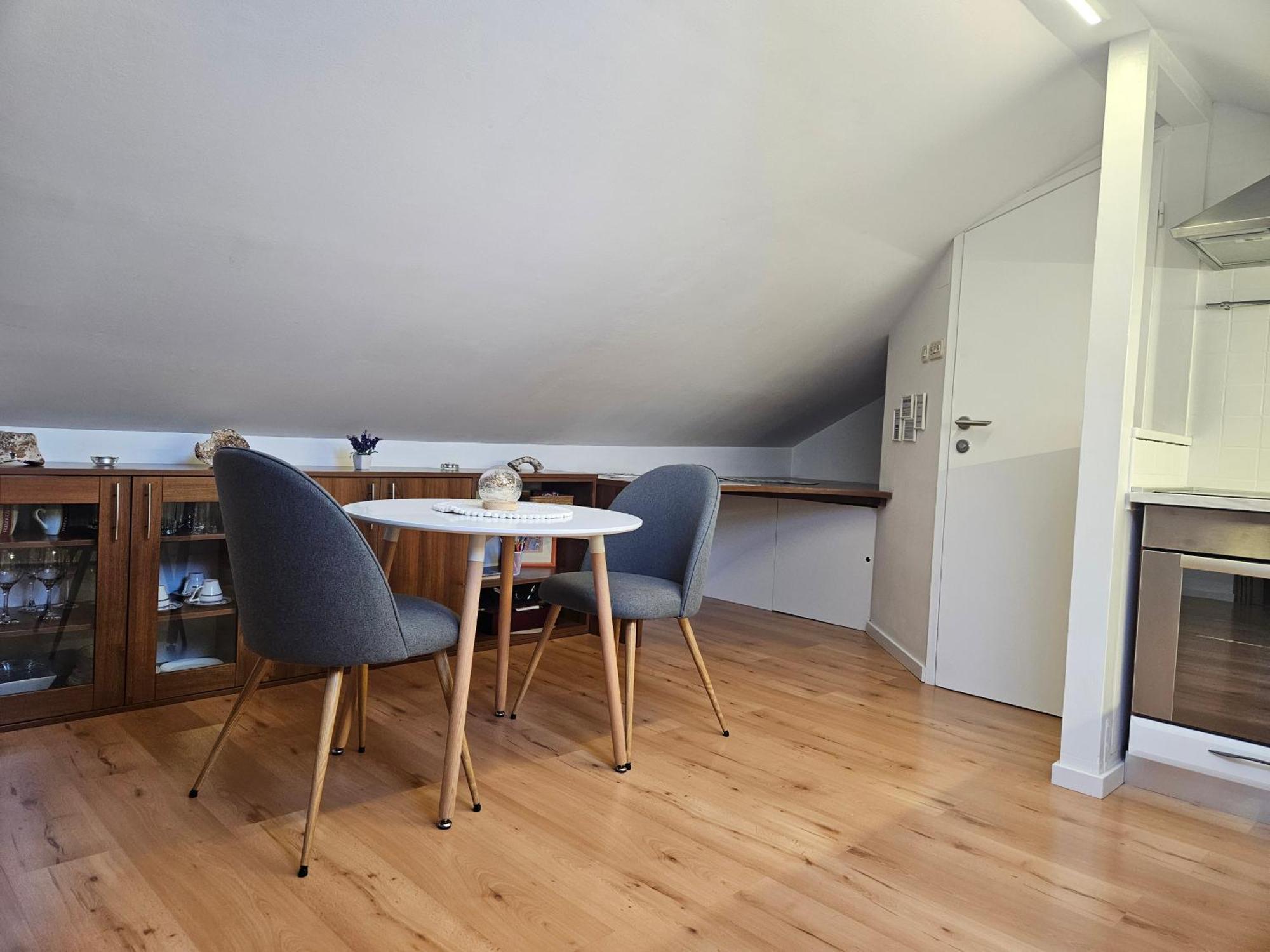 Lovely Attic Apartman-Melani Ζαντάρ Εξωτερικό φωτογραφία