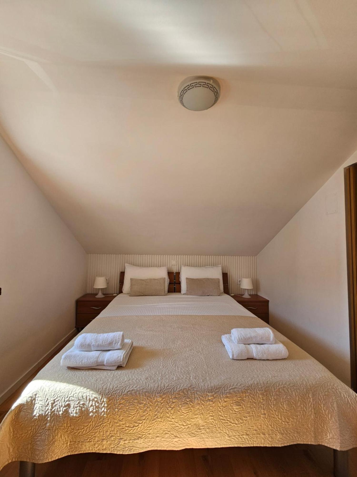 Lovely Attic Apartman-Melani Ζαντάρ Εξωτερικό φωτογραφία
