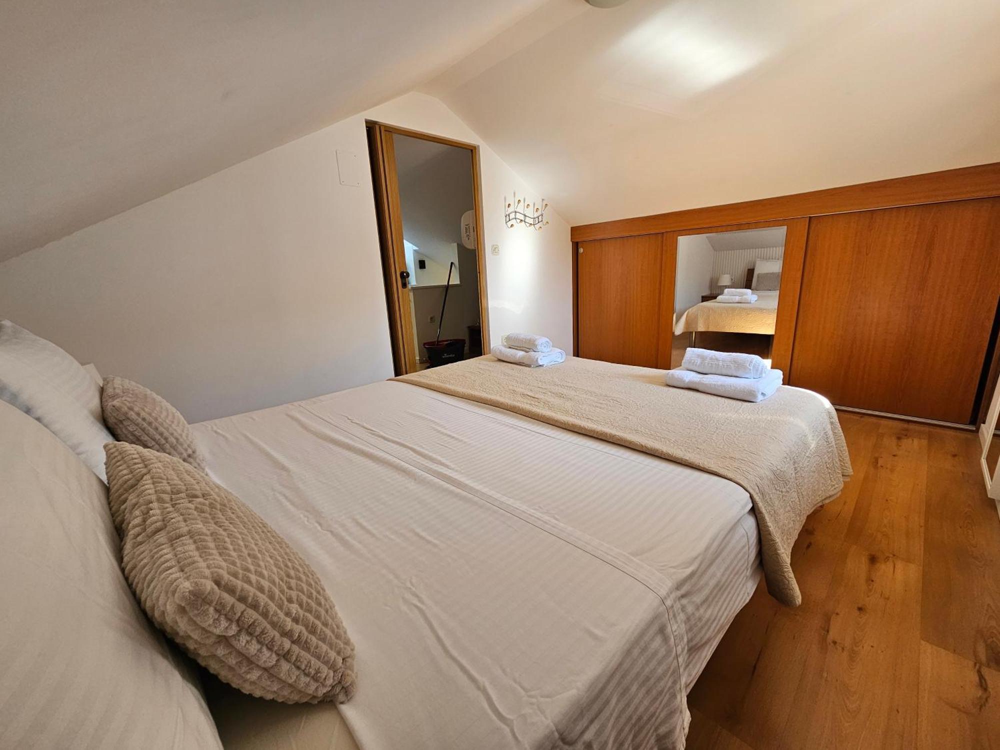 Lovely Attic Apartman-Melani Ζαντάρ Εξωτερικό φωτογραφία