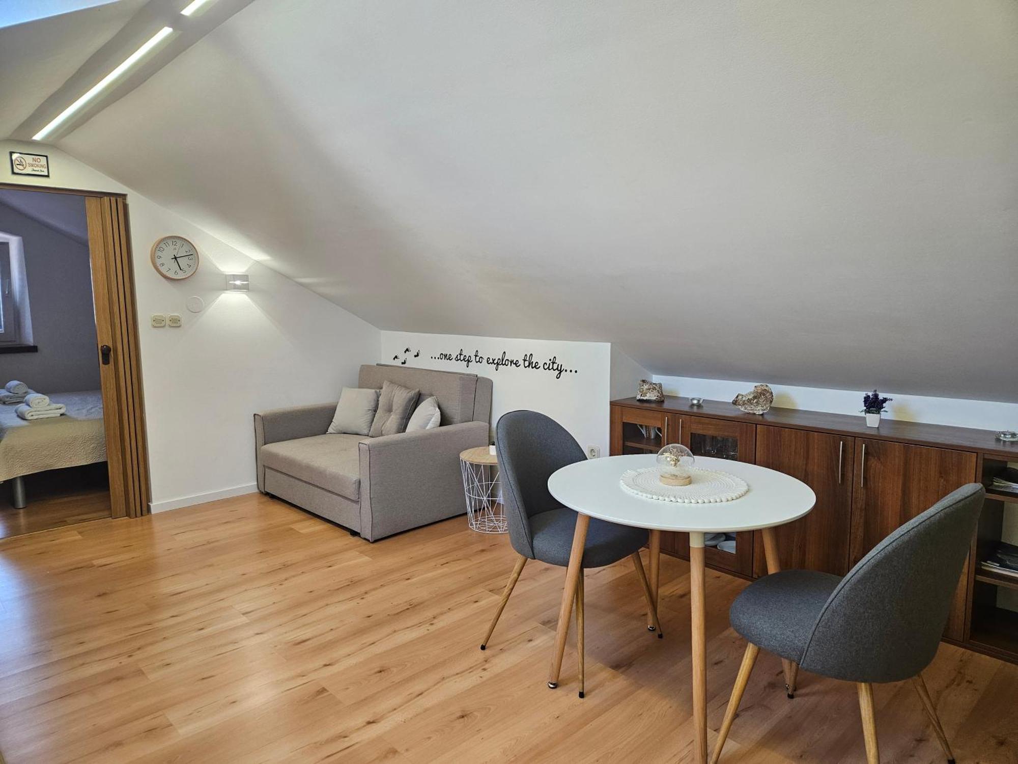 Lovely Attic Apartman-Melani Ζαντάρ Εξωτερικό φωτογραφία